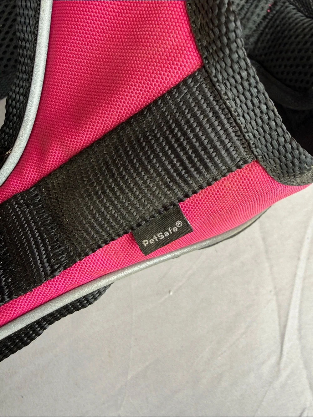 PetSafe EasySport Dog Harness Medium Pink Black Padded Reflective